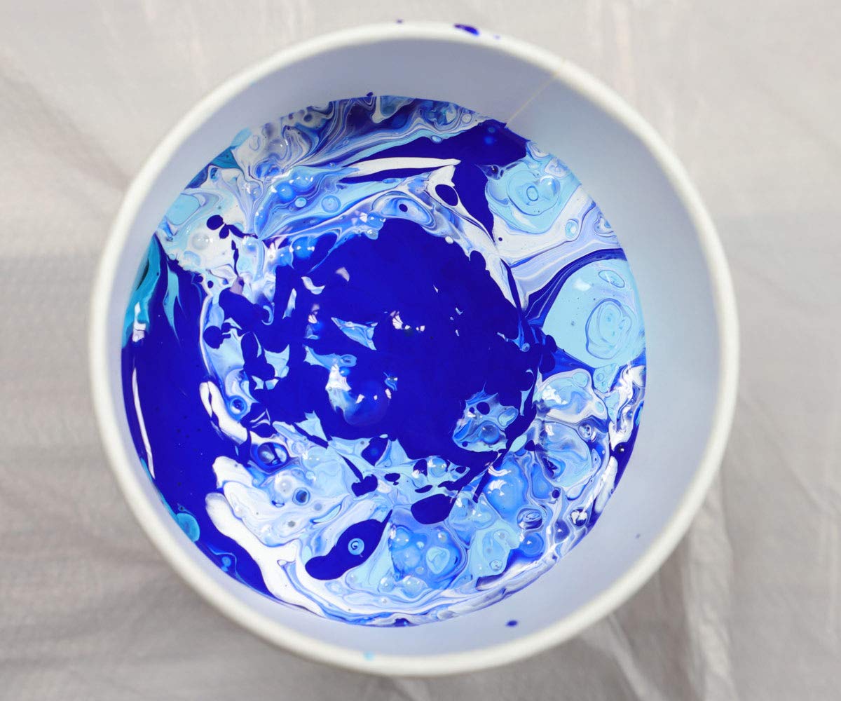 Mont Marte Premium Acrylic Pouring Silicone Oil 6.06oz (180ml in total) Bottles for Pouring Paint Cells - Image 6